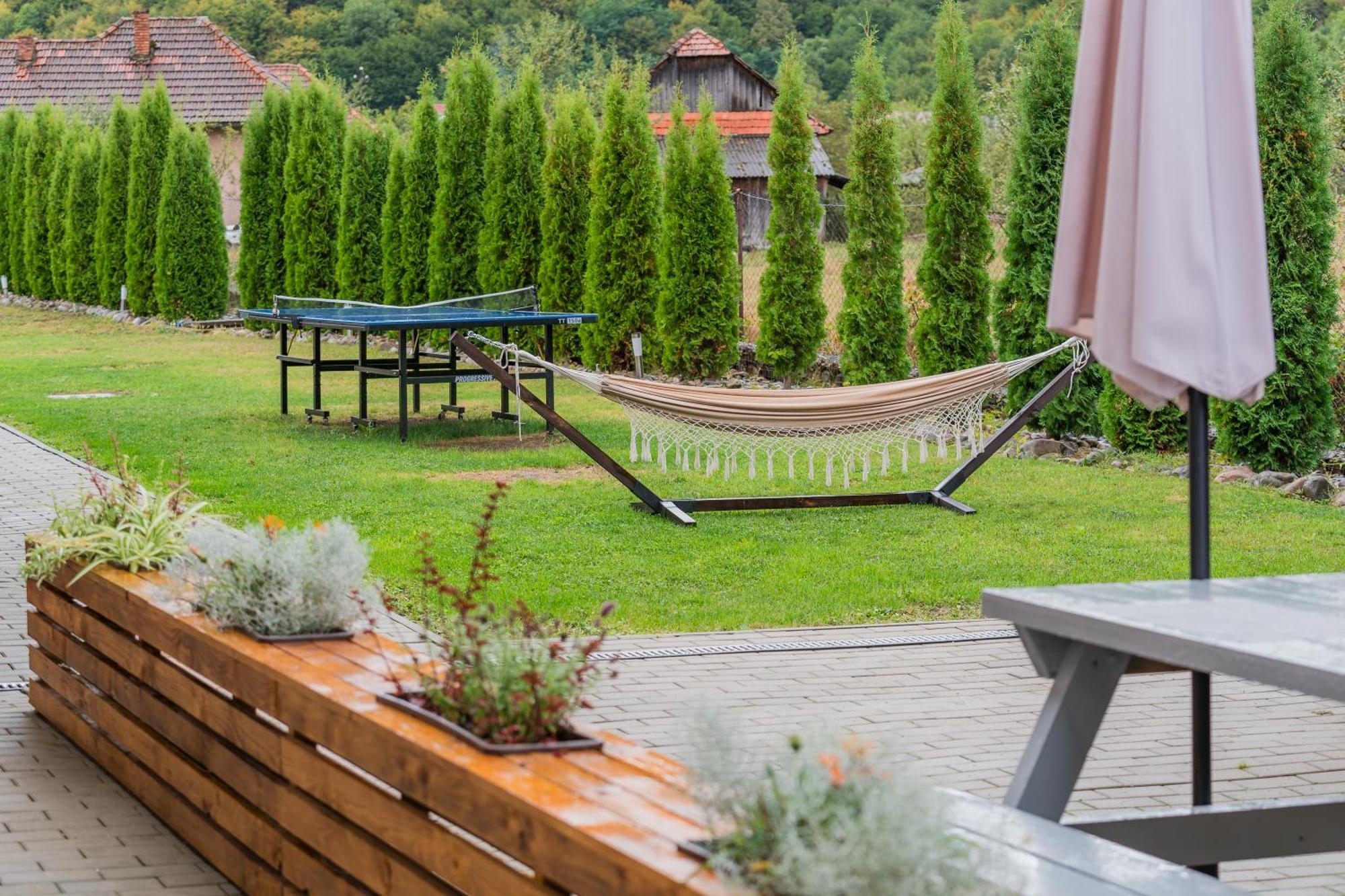 Montana 219 Hotell Valea Drăganului Exteriör bild