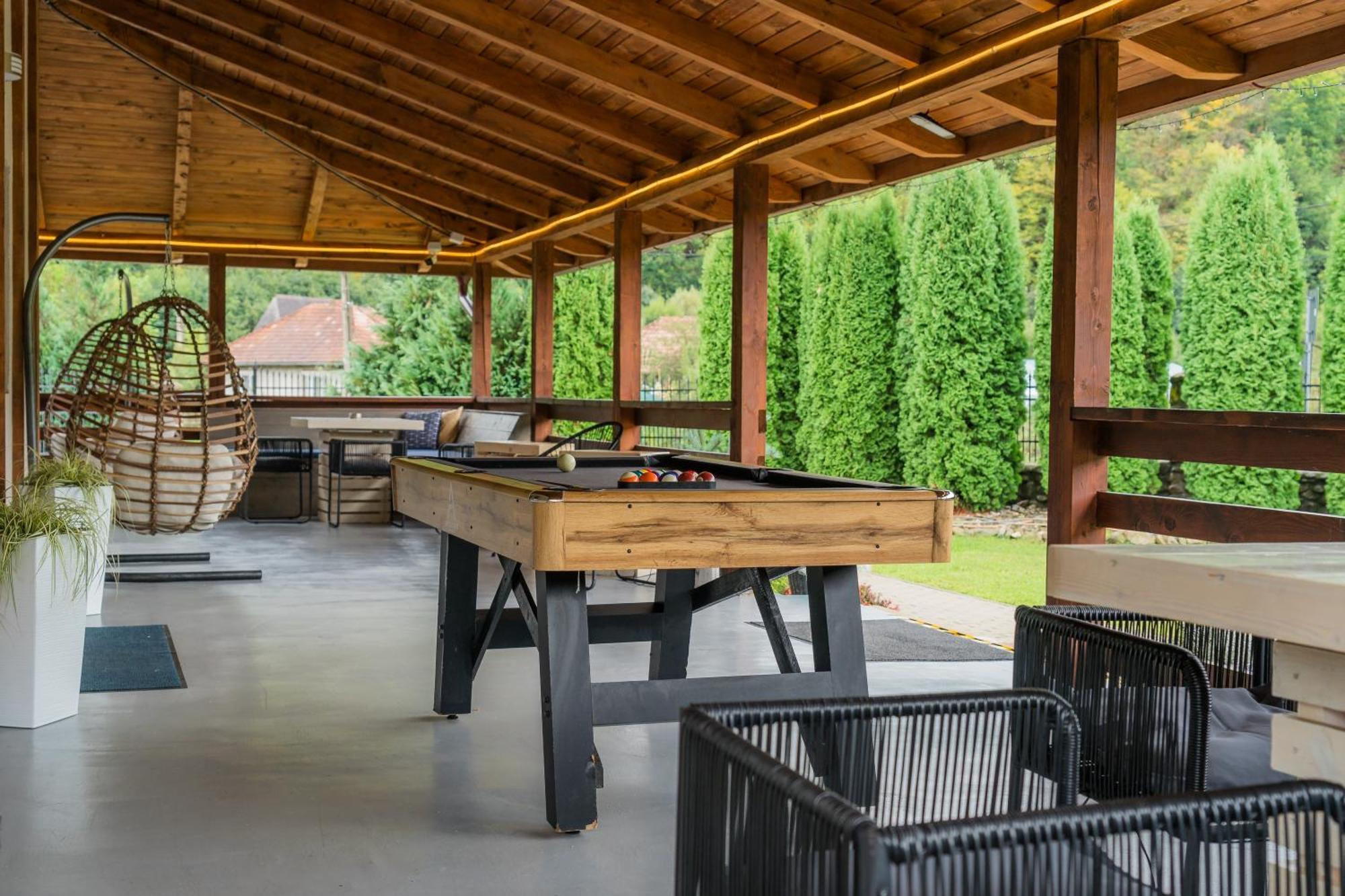 Montana 219 Hotell Valea Drăganului Exteriör bild